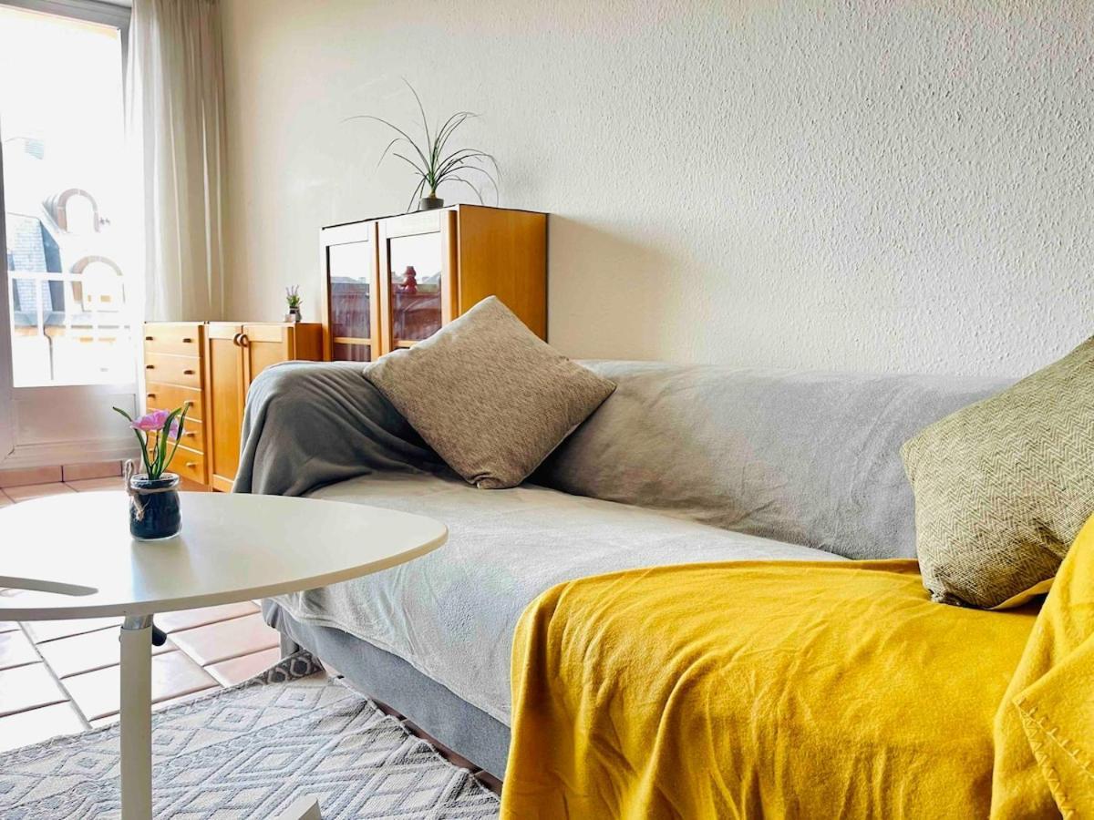 Apartment & Bright In Center